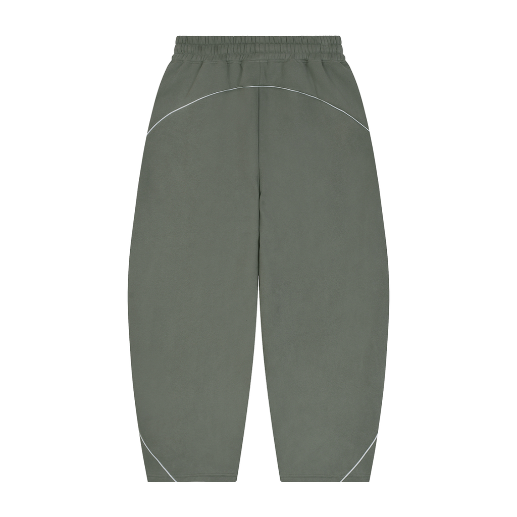 MIROLYUB Trace Piping Barrel Fleece Pants in Medium Gray, back view.